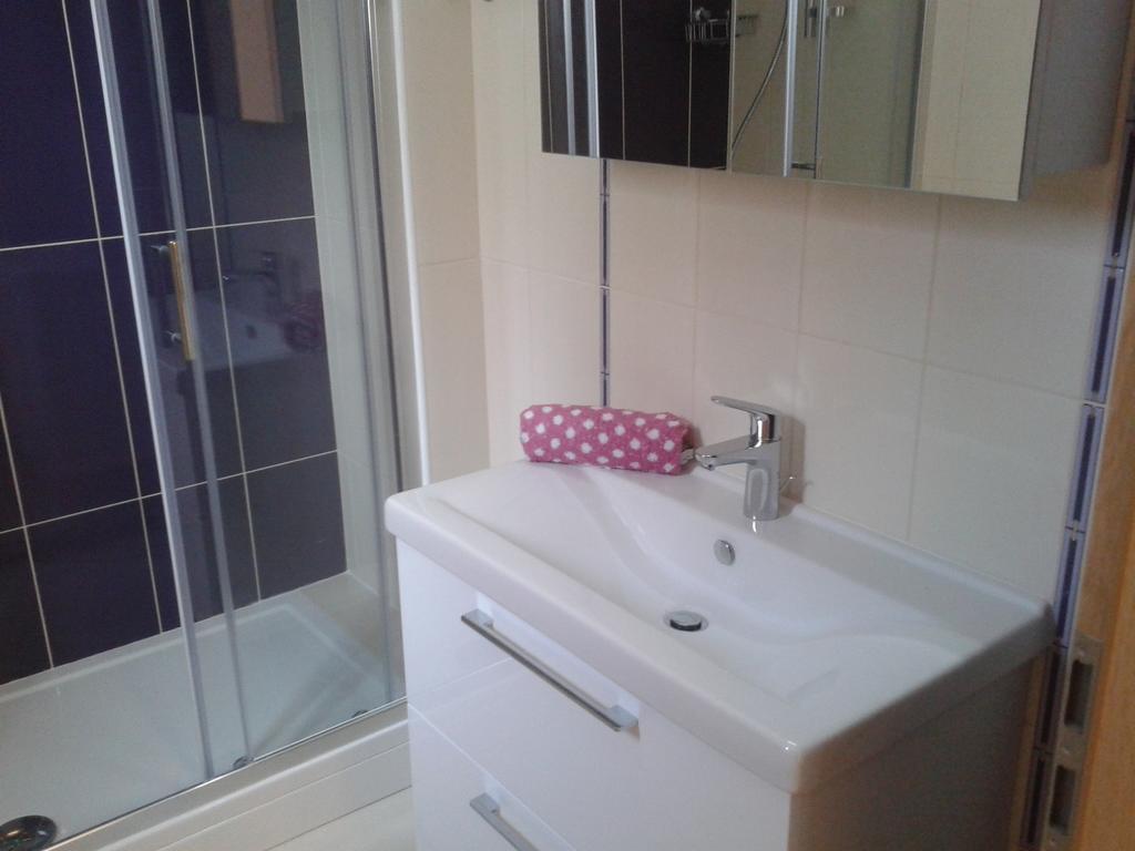 4 Bedroom With 3 Bathrooms&private Parking - Orange Appartement *