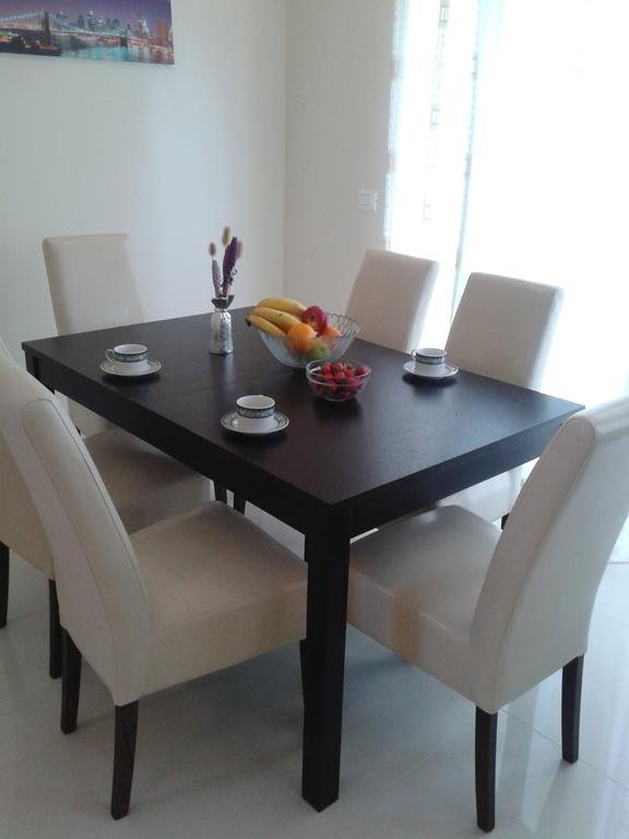 4 Bedroom With 3 Bathrooms&private Parking - Orange